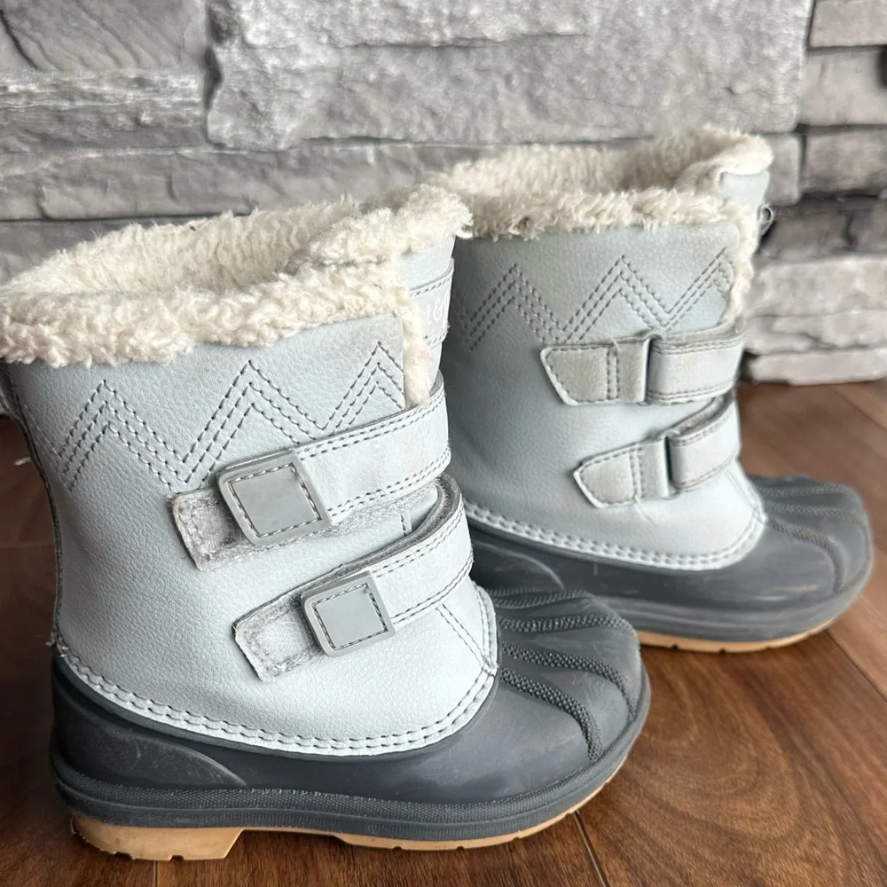 Cat & Jack Waterproof Light Gray and Dark Gray Toddler Boots Size 8